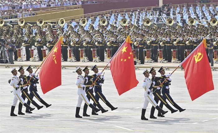 读懂九三阅兵的4个最大突破九三阅兵是中国军队庆祝抗日战争胜利和世界反法西斯战争胜利的重要活动之一，展示了中国军队的实力和形象。关于九三阅兵的四个最大突破，以下是一些可能的解读